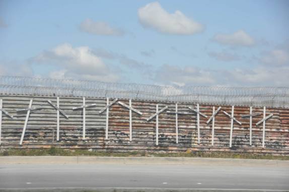 O muro que separa Tijuana, no México, de San Diego, nos Estados Unidos